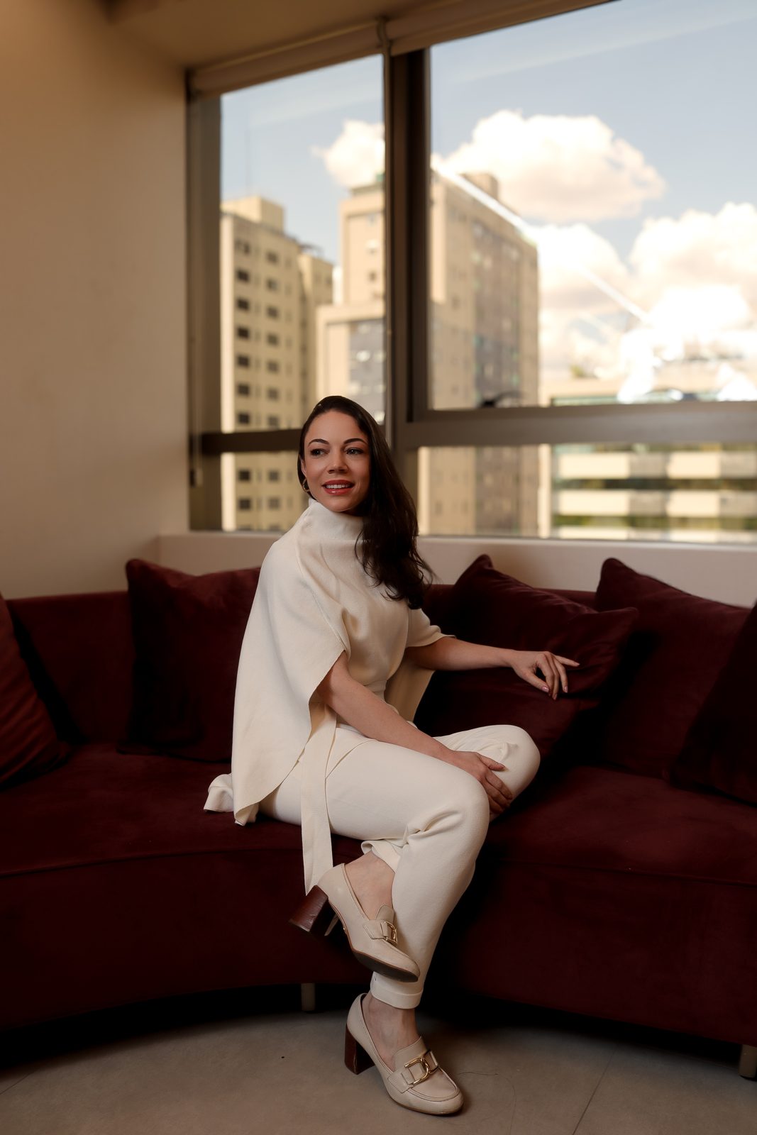 dra sofa janela